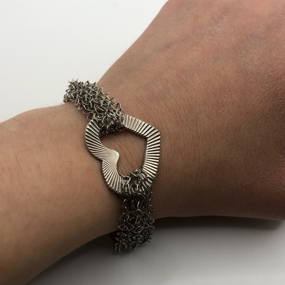 Vtg Sterling Silver Multi Strand Textured Heart Toggle Clasp Bracelet 7.5” - Picture 4 of 6